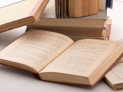 Полпред Владимир Якушев поздравил сотрудников библиотек УФО с профессиональным праздником