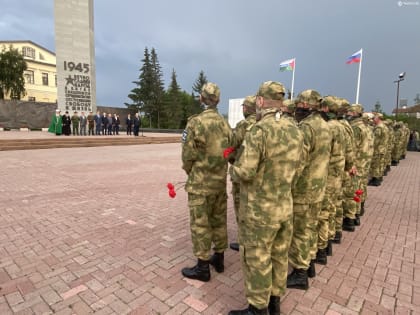 Первая рота контрактников Тюменской области отбыла для службы в ВС РФ