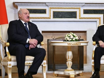 Лукашенко предложил России капитулировать “как в Стамбуле”, а Путин с ним согласился. А народ-то так верит и надеется на ВВП…