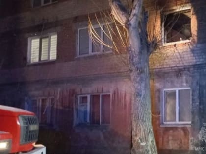 В тюменской пятиэтажке во время пожара погиб человек