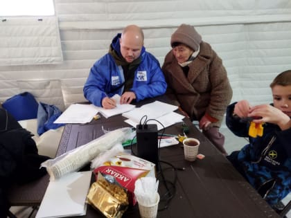 Тюменец помогает с поиском документов мариупольцам