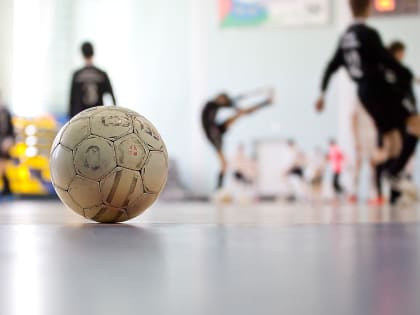 «ВИЗ-07» из Екатеринбурга стал лидером в региональном первенстве России по мини-футболу среди юношей до 16 лет