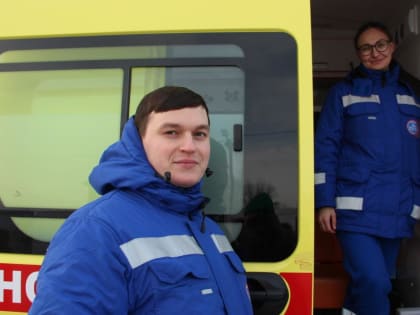 Ребенок проглотил стекло: что делать?