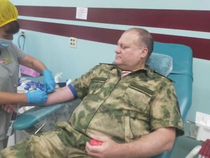 Начальник территориального управления и бойцы спецназа продолжают участвовать в донорской акции в Тюмени