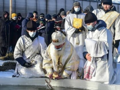 В Тюменской области 18 января освятят воду в храмах, реках, водозаборах и горячих источниках