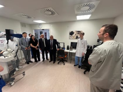 Медики из Кыргызстана познакомились с инновациями тюменского центра нейрохирургии