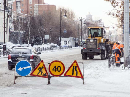 В Тюмени с центральных магистралей вывезли более 7 тысяч кубометров снега за сутки