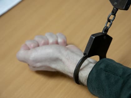 Тюменец, устроивший разбойное нападение в магазине, отбивался от продавщицы банкой кофе