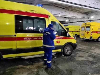 Первый вызов скорой в 2024 году: тюменец упал в обморок за столом