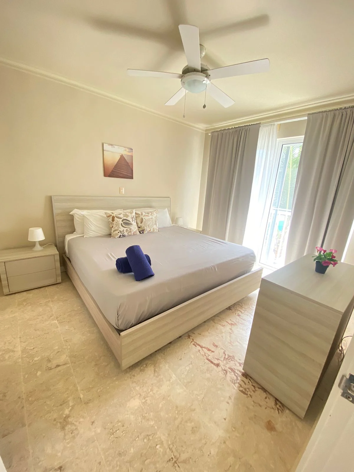 Moderno penthouse en Los corales Punta Cana innova Real Estate