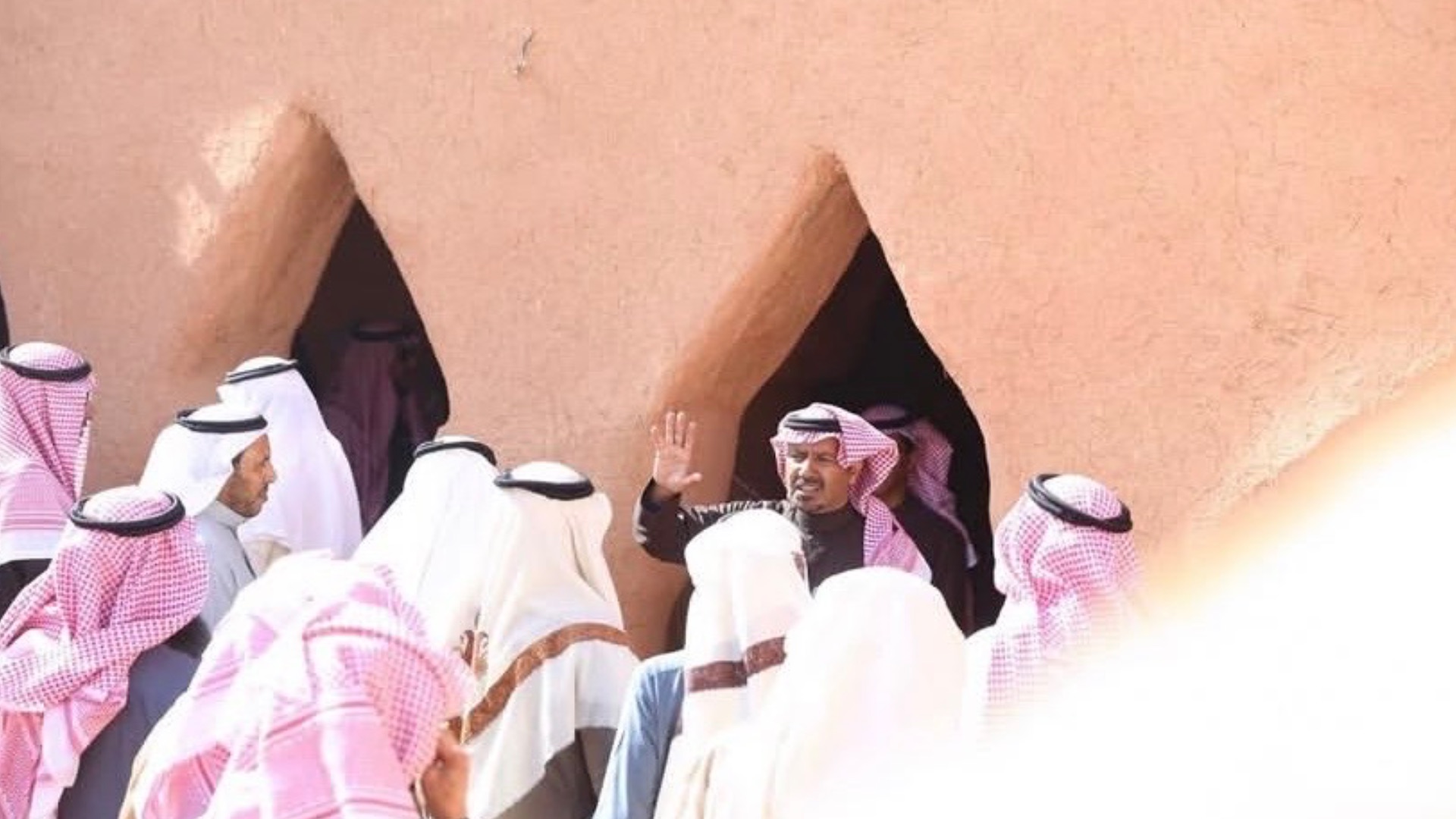 الجواد الرابح يستقبل وفد ضباط دورة 39 ويقدم فيلمًا يوثق تاريخ الهلالية التراثيه - صورة 4