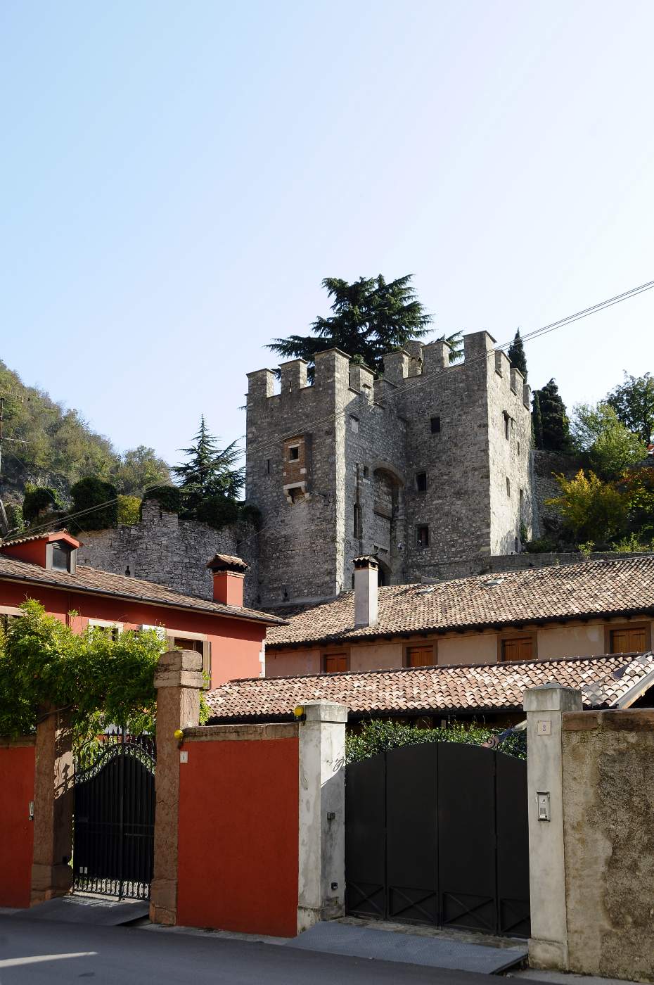 Castrum di Serravalle