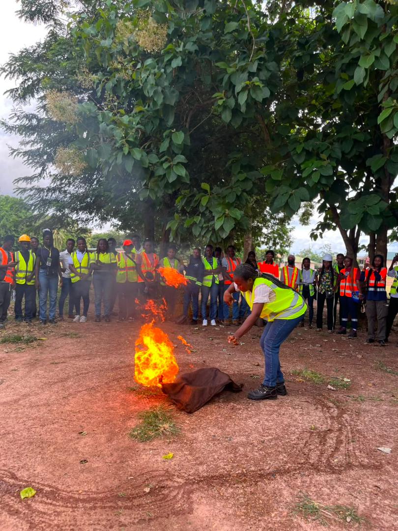 Extinguishing Fire using Wet Blanked