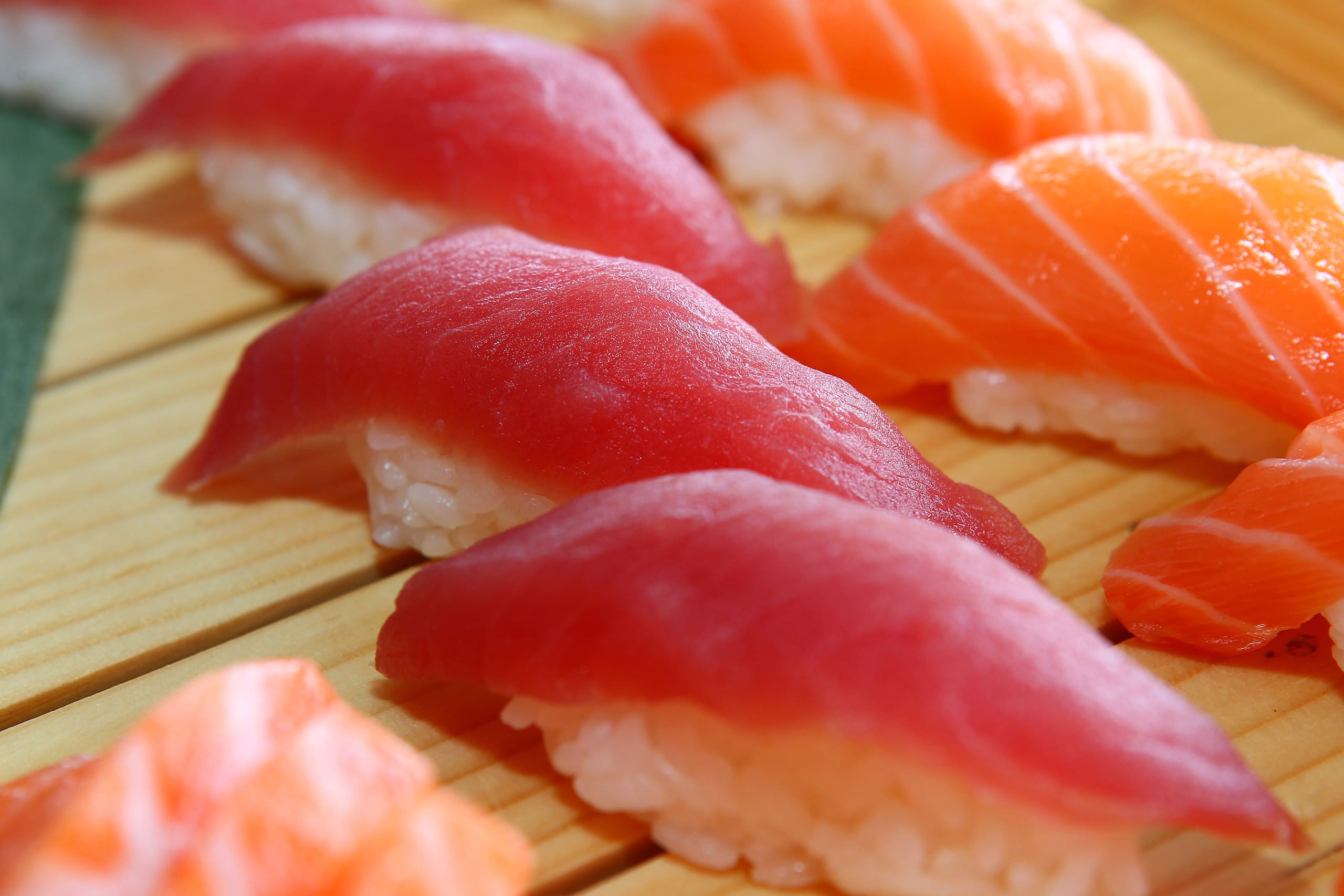 SALMON AND TUNA NIGIRI SUSHI