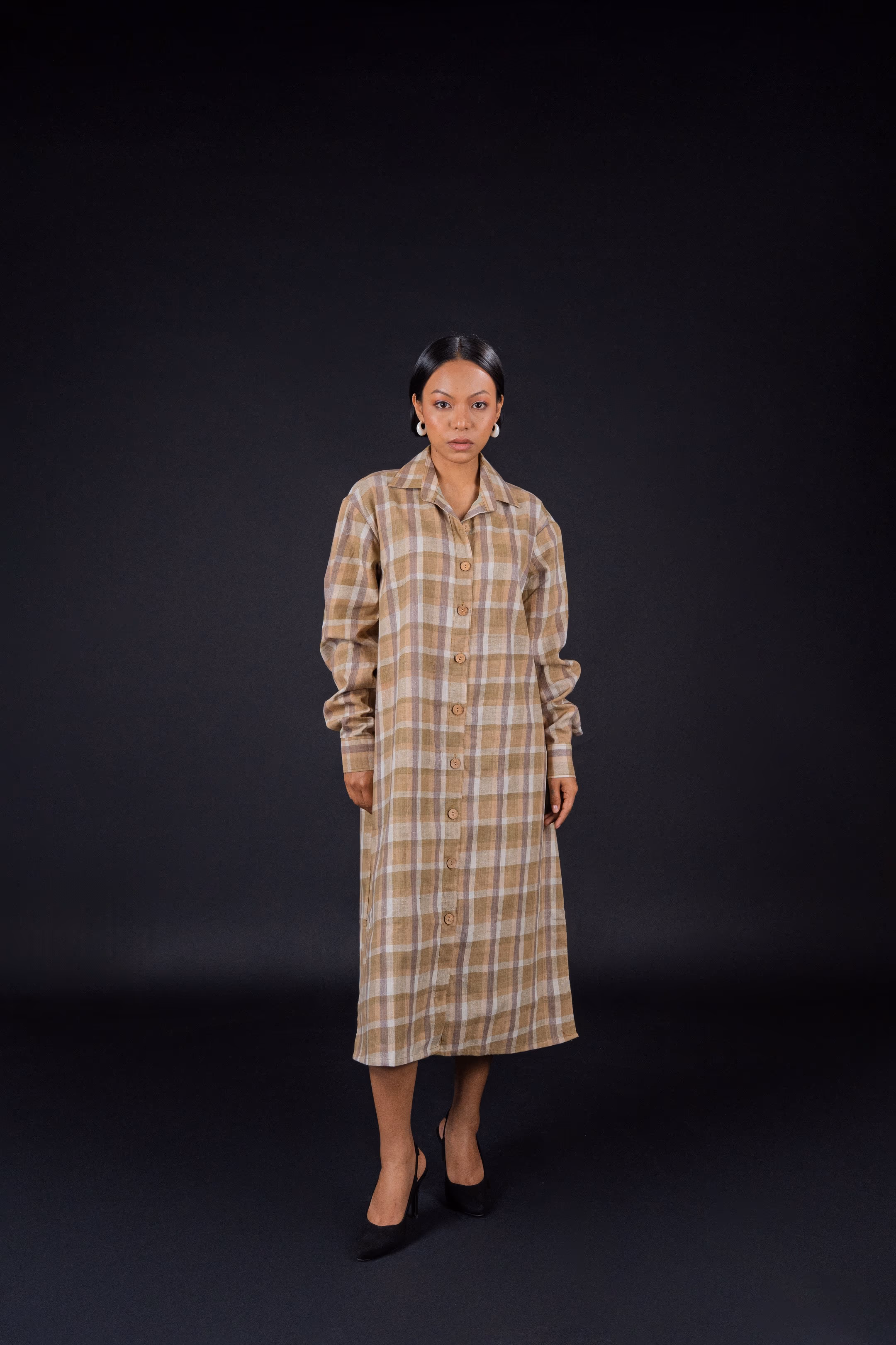 Jeruwa (জেৰুৱা) Relaxed Fit Shirt Dress in Eri Silk thumbnail 2