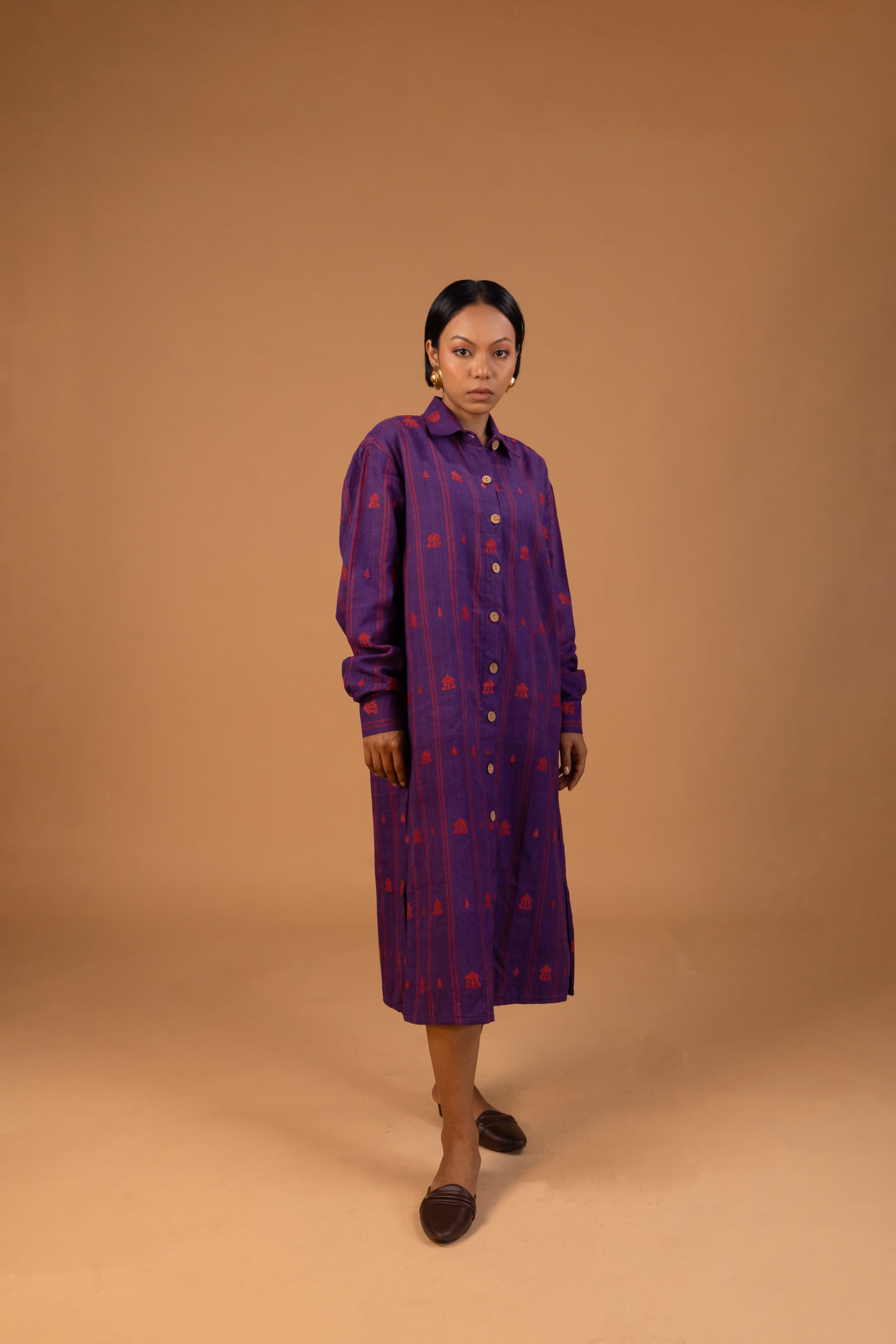 Haanjhoni (সাঁঝনী) Relaxed Fit Midi Dress in Violet thumbnail 3