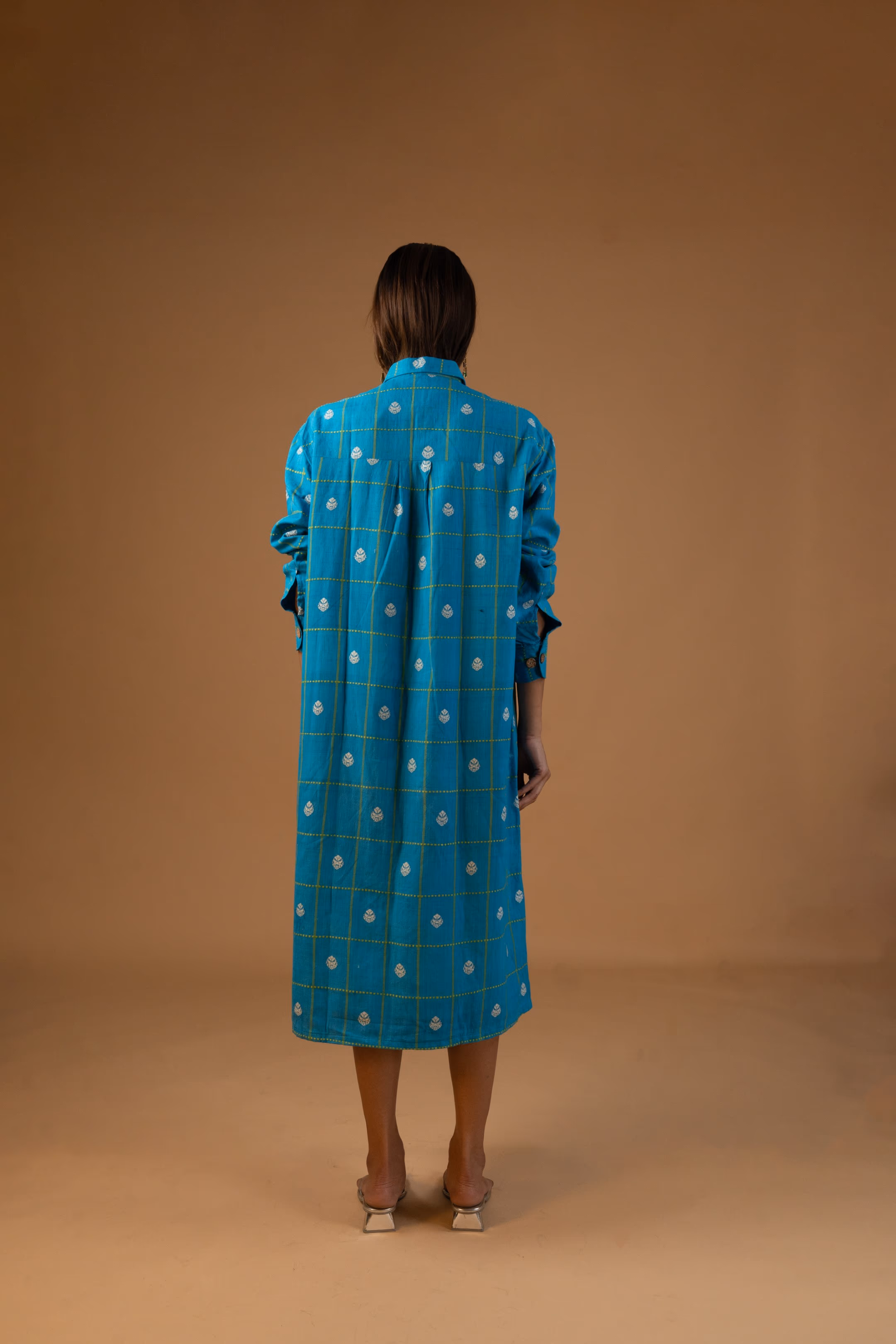 Akakhi (আকাশী) Relaxed Fit Midi Shirt Dress in Sky Blue thumbnail 6