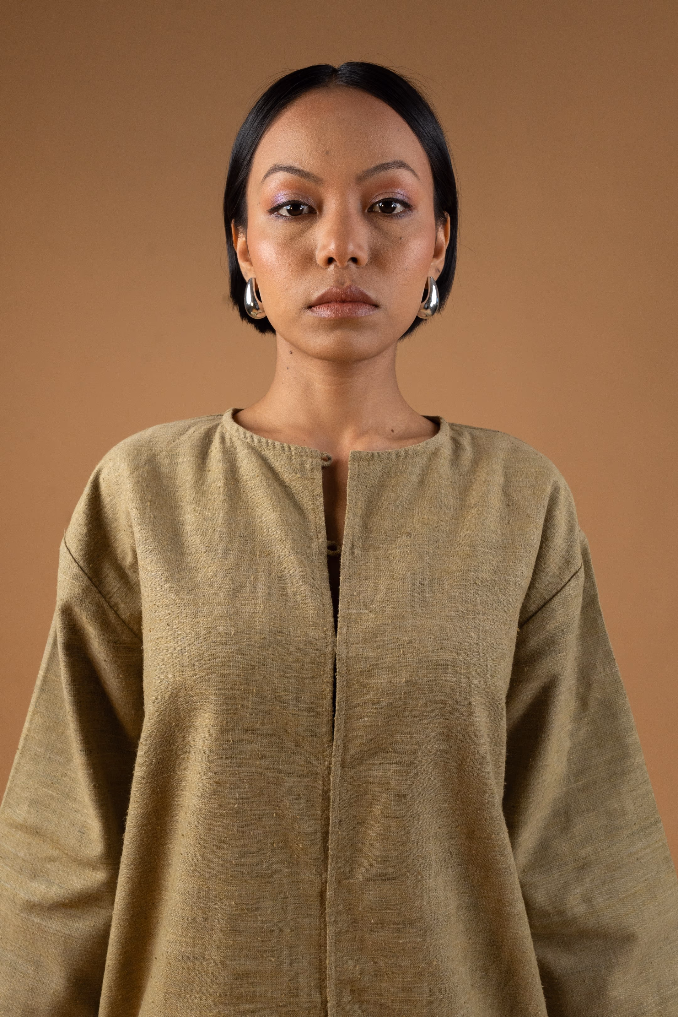 Arohi (আৰোহী) Olive Green Loose Fit Eri Silk Kurta Set thumbnail 7