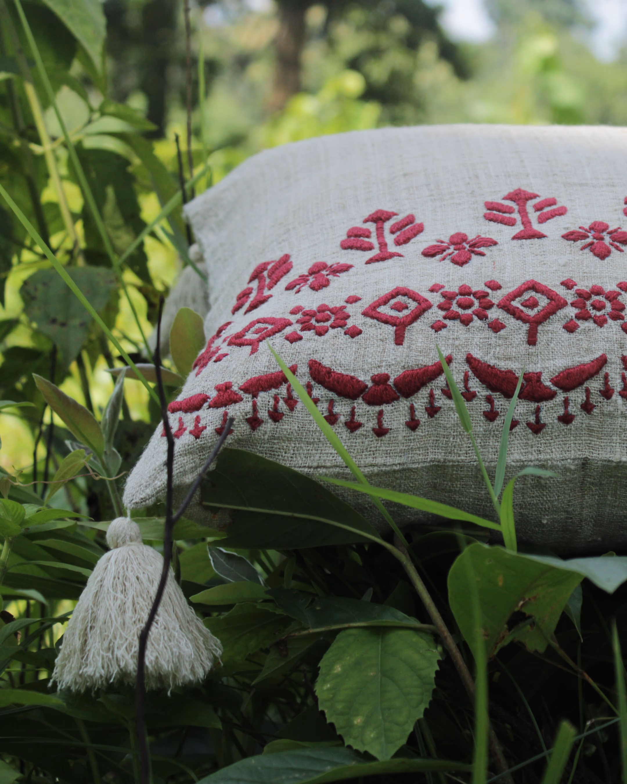 Undried Eri Silk White Cushion Covers Clear Handwoven Cotton Dress thumbnail 3