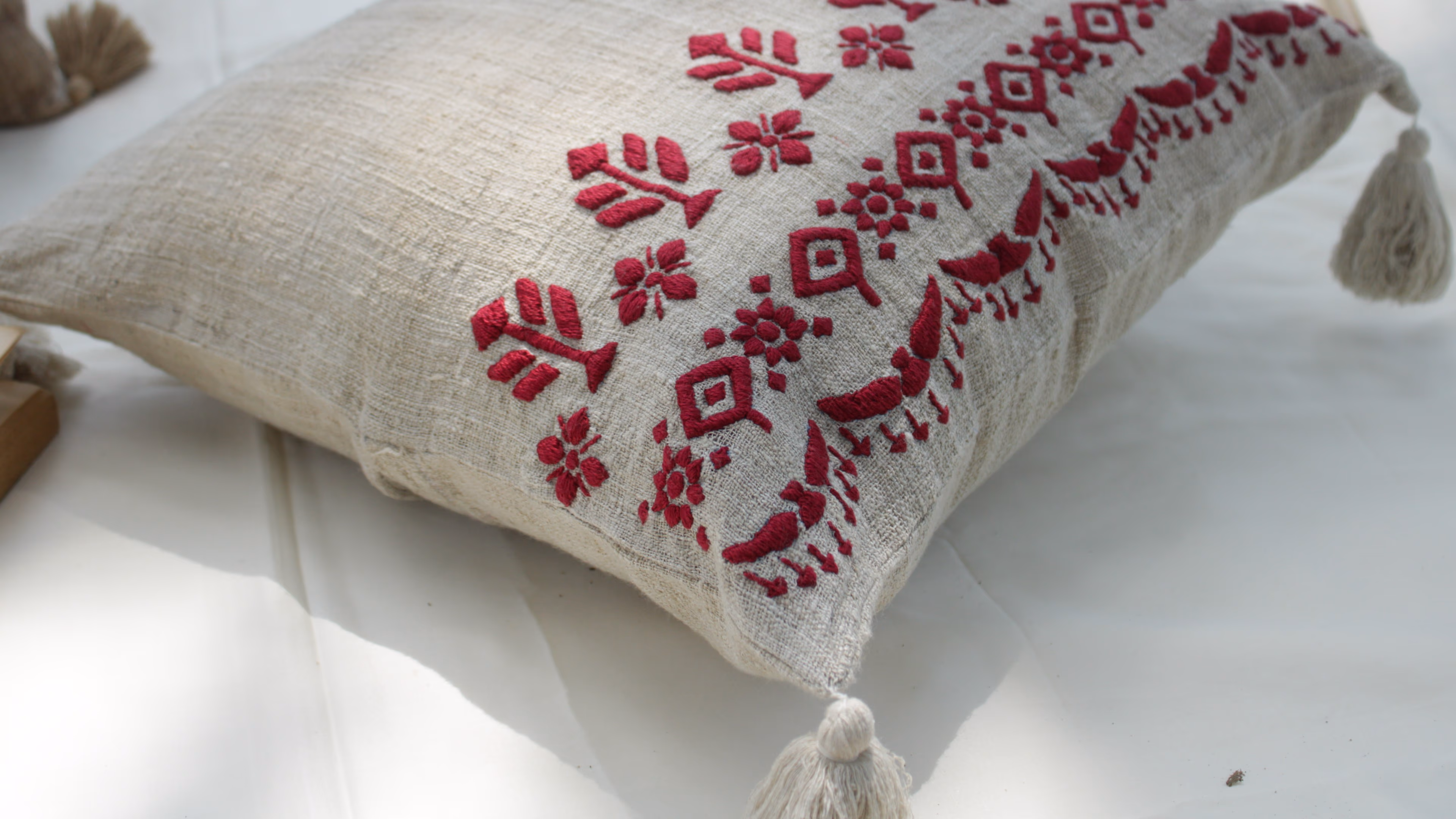 Undried Eri Silk White Cushion Covers Clear Handwoven Cotton Dress thumbnail 4