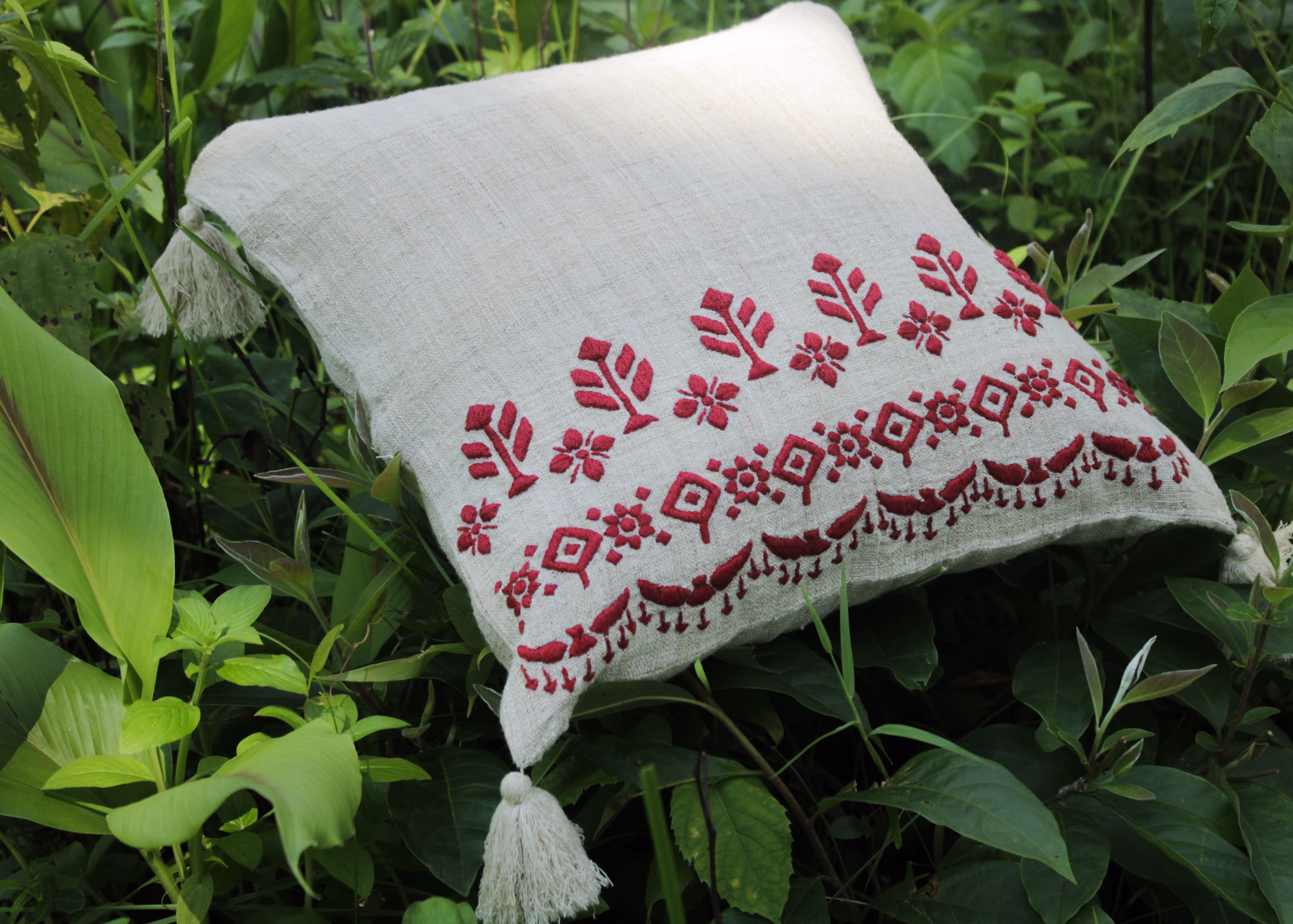 Undried Eri Silk White Cushion Covers Clear Handwoven Cotton Dress thumbnail 5