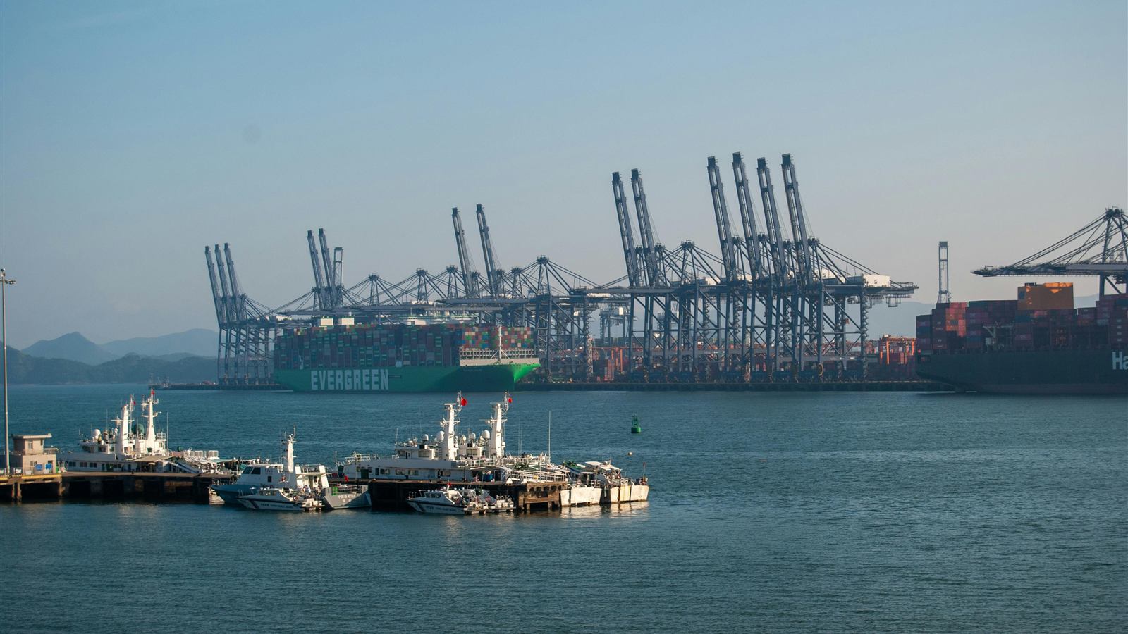 Container terminal serving South China ocean freight