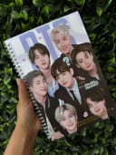 Vista 3 de Cuaderno BTS argollado rayado grande de 60hojas