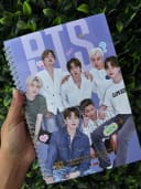Vista 4 de Cuaderno BTS argollado rayado grande de 60hojas
