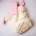 Vista 9 de Cartuchera Rosy Posy SOFUTO de peluche con agarradera y cremallera gruesa Rosa pastel