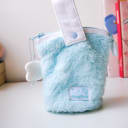 Vista 4 de Cartuchera Rosy Posy SOFUTO de peluche con agarradera y cremallera gruesa Azul pastel