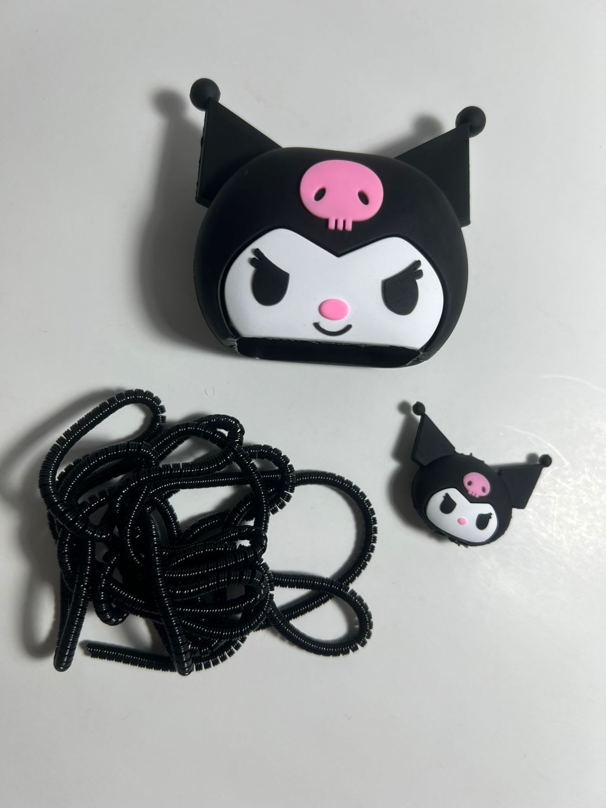 Protector de cargador kuromi