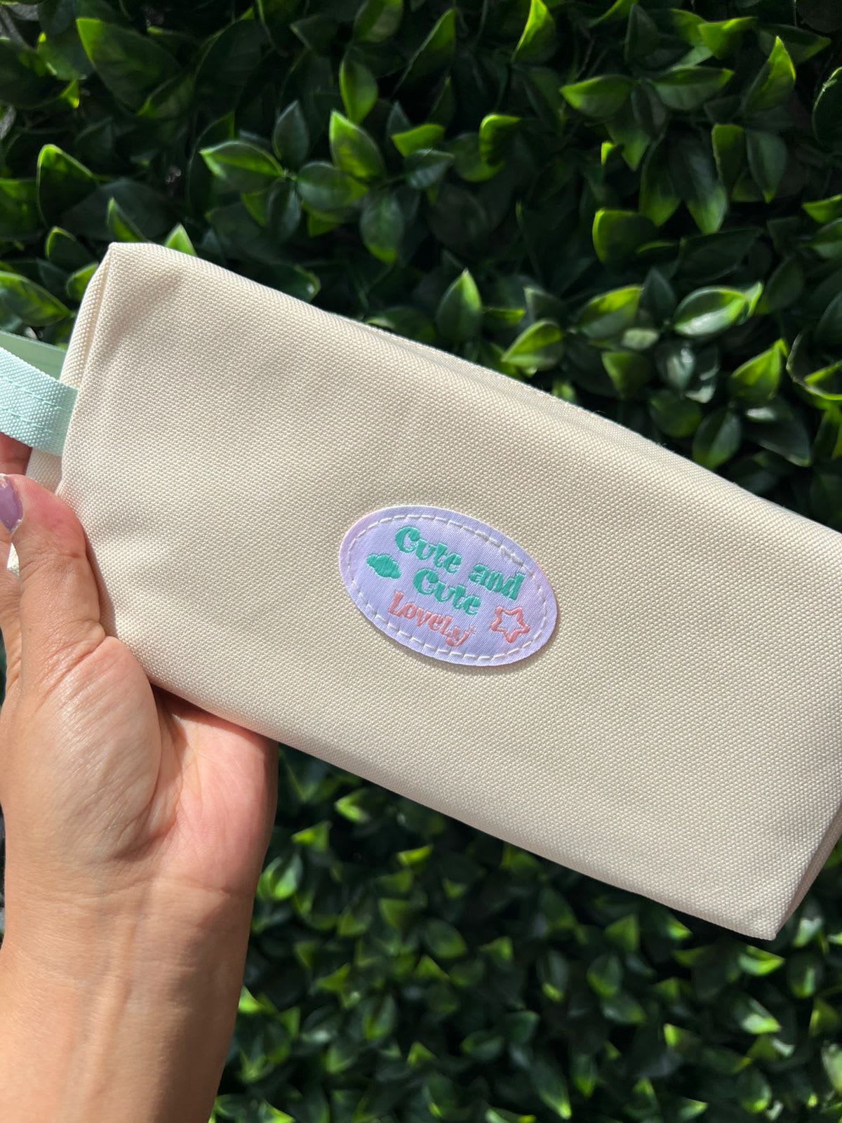 Cartuchera Lovely Offi-Esco con doble bolsillo crema