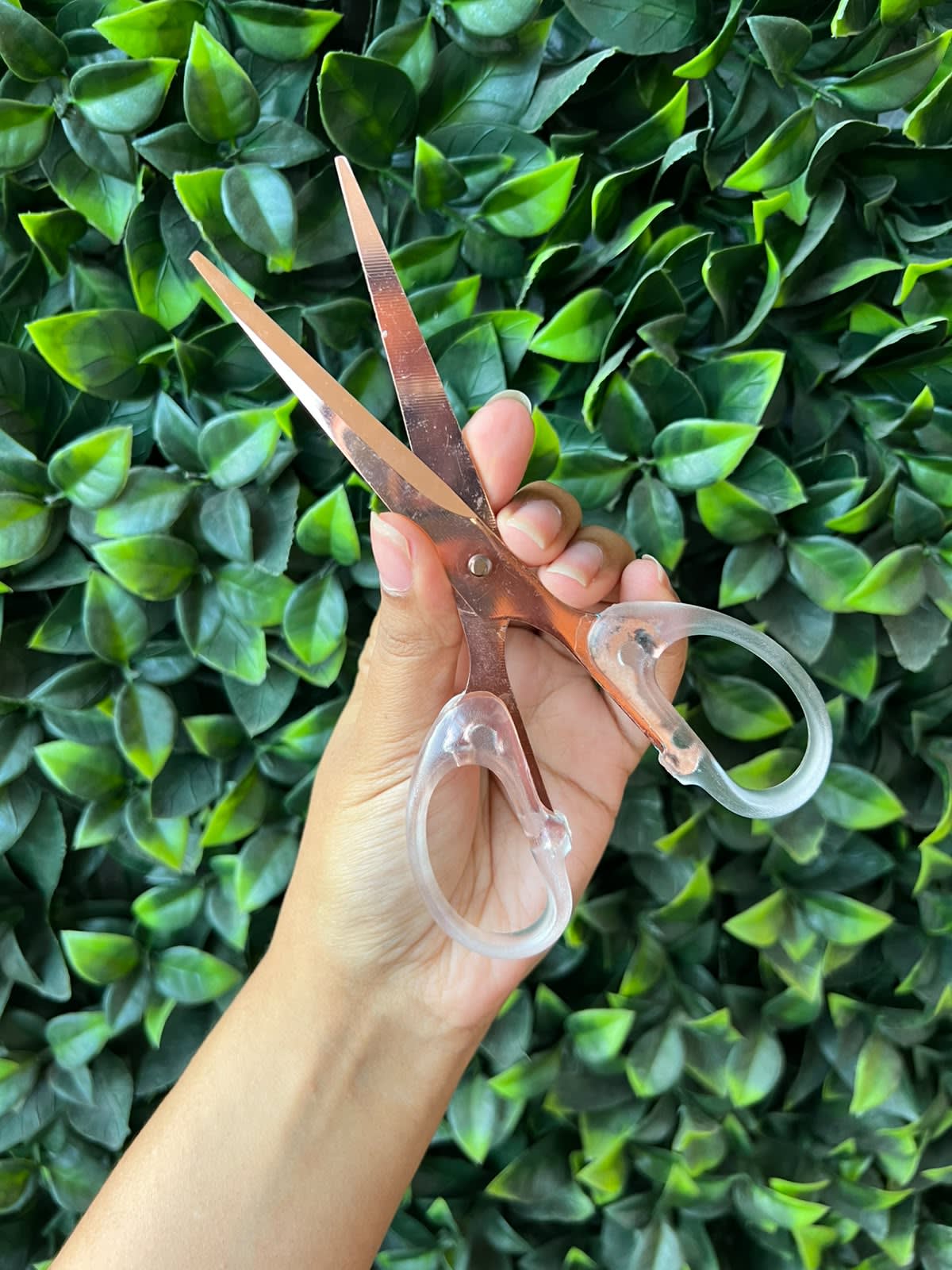 Tijeras oro rosa