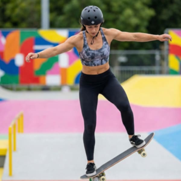 Professional Vert Skater Elena R. - Scaters Team Member