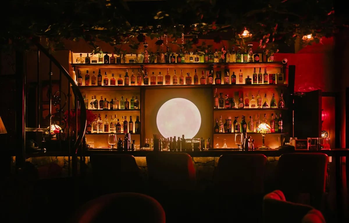 Speakeasy Moon Bar