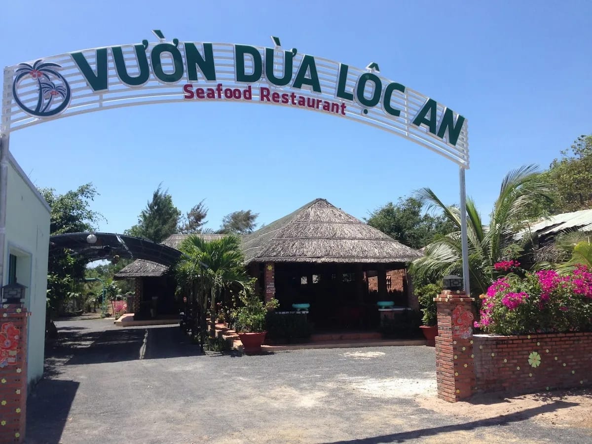 Nhà Hàng Vườn Dừa Lộc An
