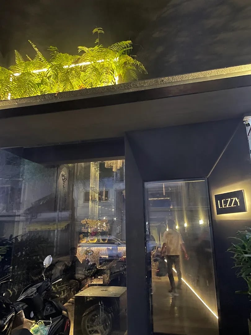 LEZZY - A HOUSE OF SHISHA & COCKTAILS