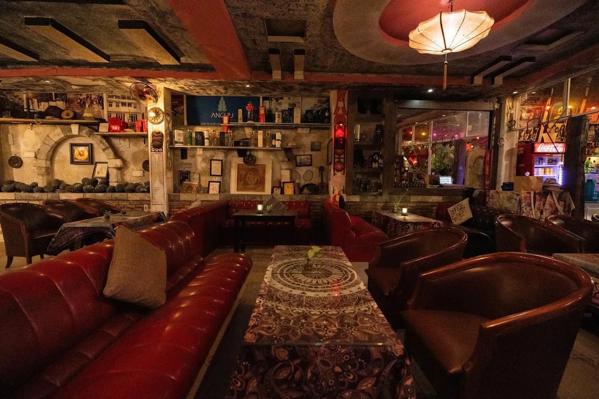 Secret Lounge Hue