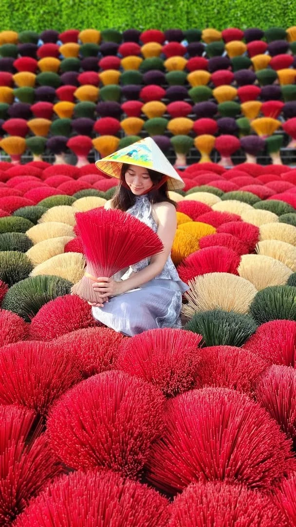 Điểm du lịch làng nghề tăm hương Long Hòa
