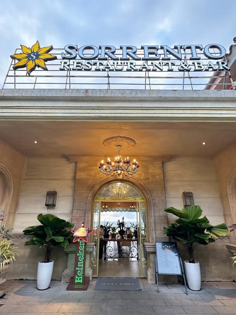 Sorrento Restaurant & Bar