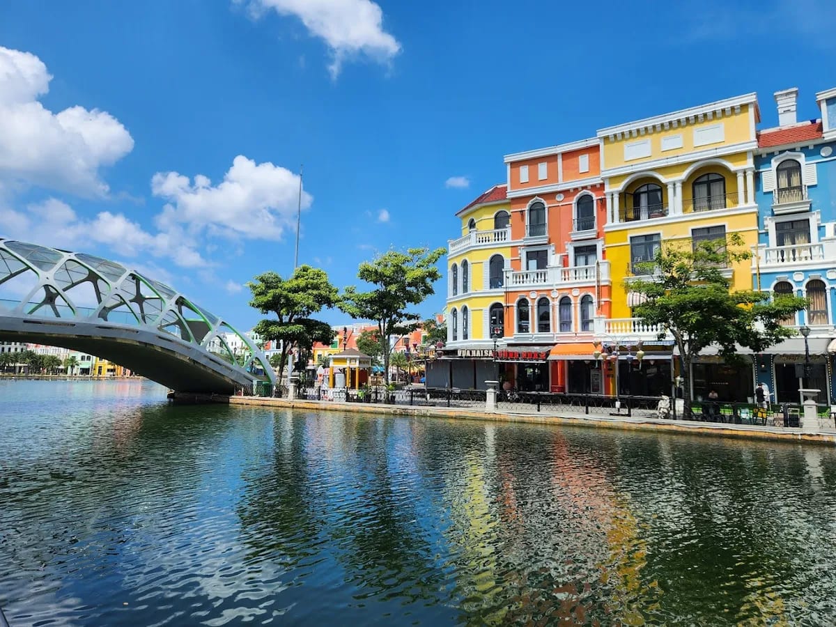 Cầu Ánh Sáng (Bridge of Light)