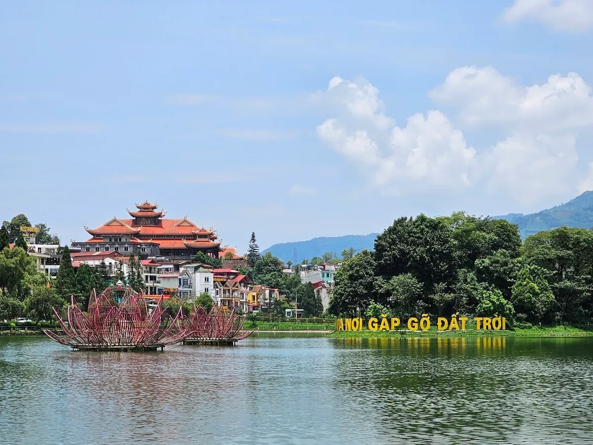 Quảng Trường Hồ Sa Pa