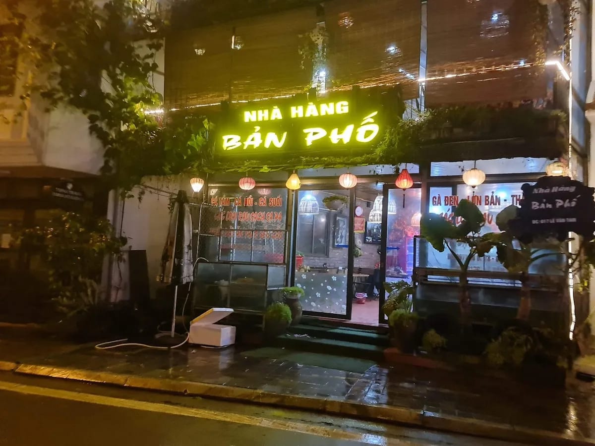 Nhà Hàng Bản Phố