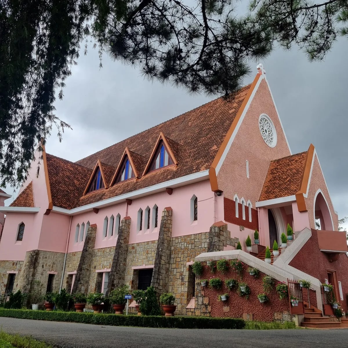 Nhà thờ Domaine de Marie