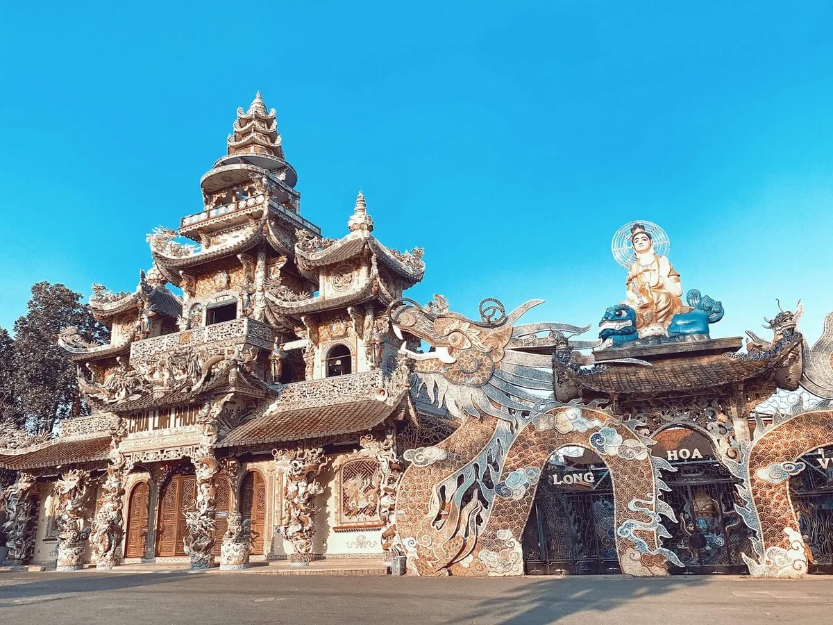 Chùa Linh Phước (Chùa Ve Chai)