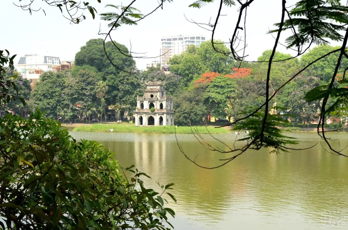 Phố đi bộ Hồ Gươm