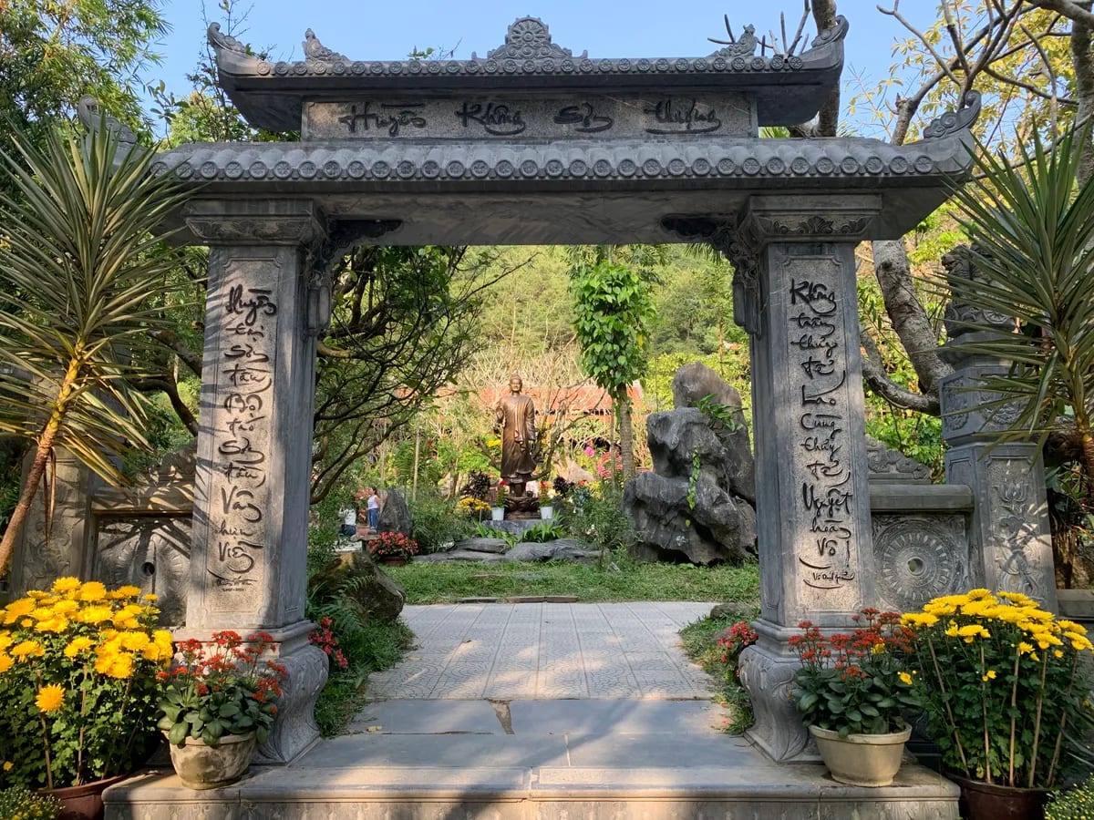 Chùa Huyền Không Sơn Thượng