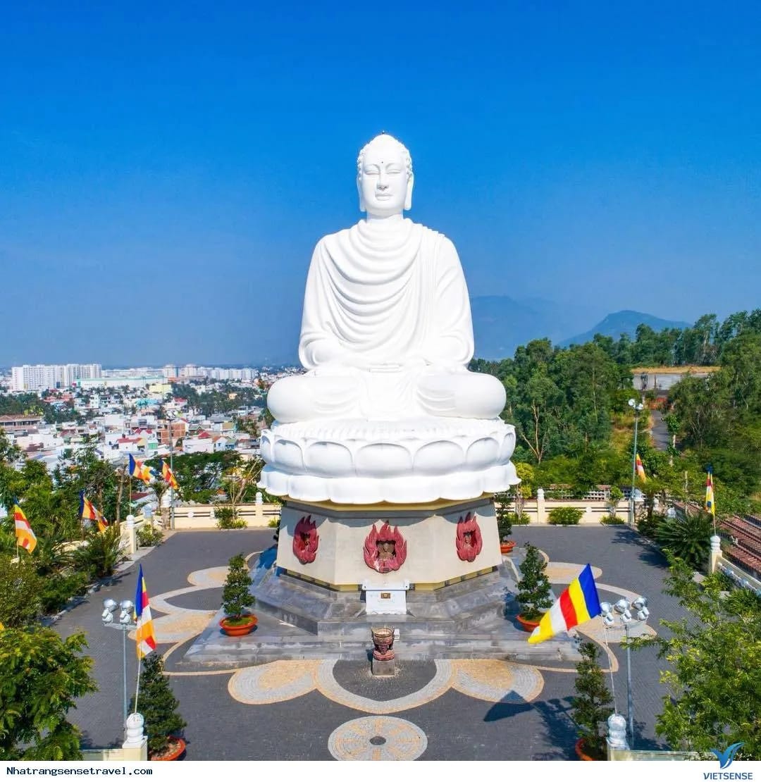 Chùa Long Sơn (Kim Thân Phật Tổ)
