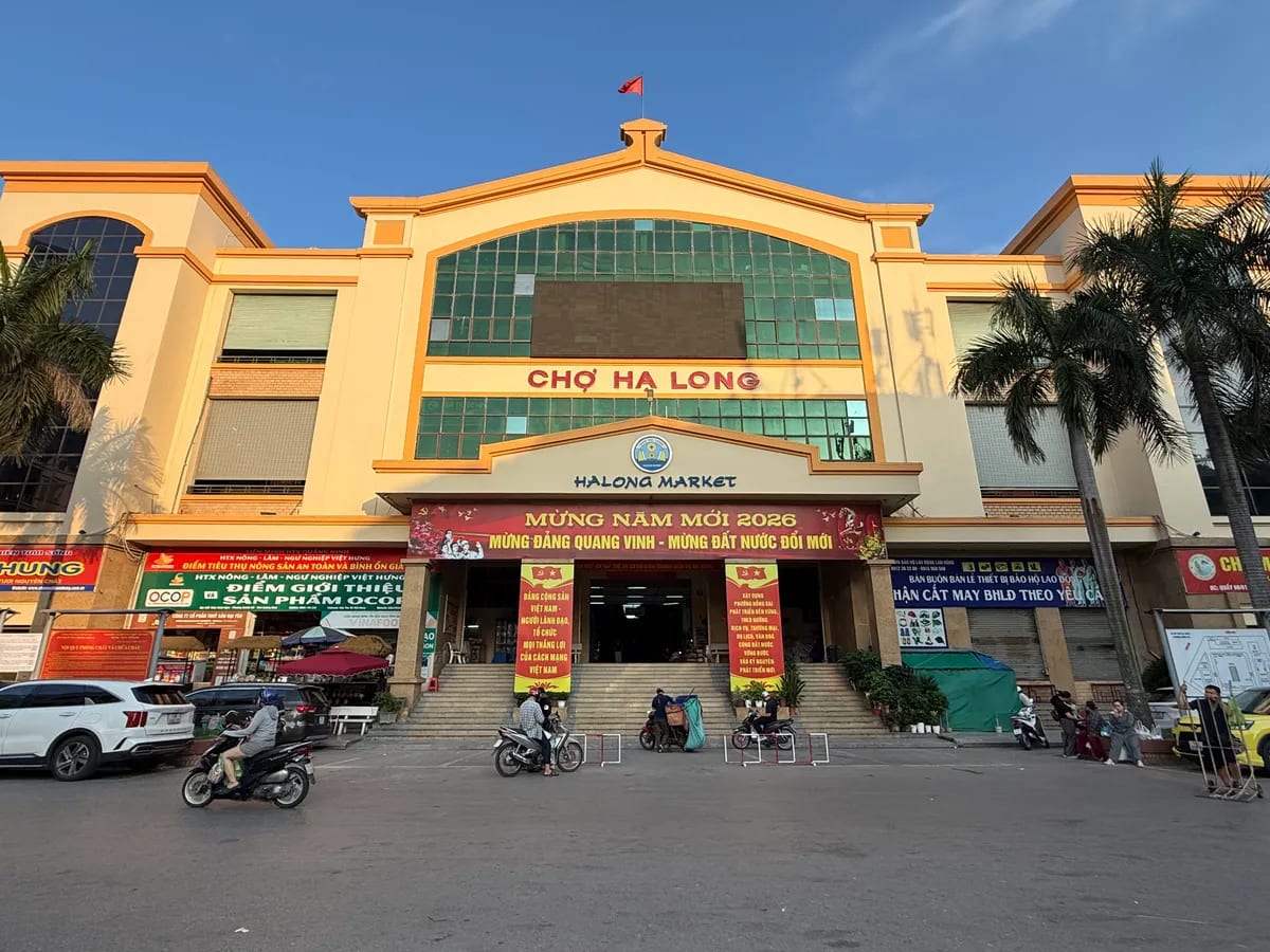 Chả mực Hạ Long Cô Phương (Chợ Hạ Long 1)