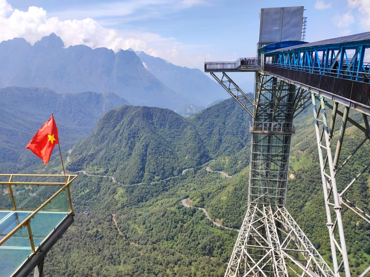Cầu Kính Rồng Mây